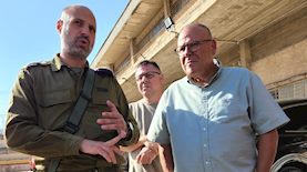 יו"ר ההסתדרות ארנון בר-דוד בסיור במרחב ראשל"צ, צילום: דוברות ההסתדרות